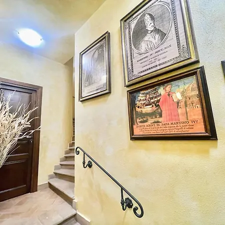 Pool And Jacuzzi - Charming In Umbria Villa Montefiascone