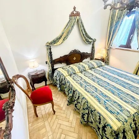 Pool And Jacuzzi - Charming In Umbria Villa Montefiascone